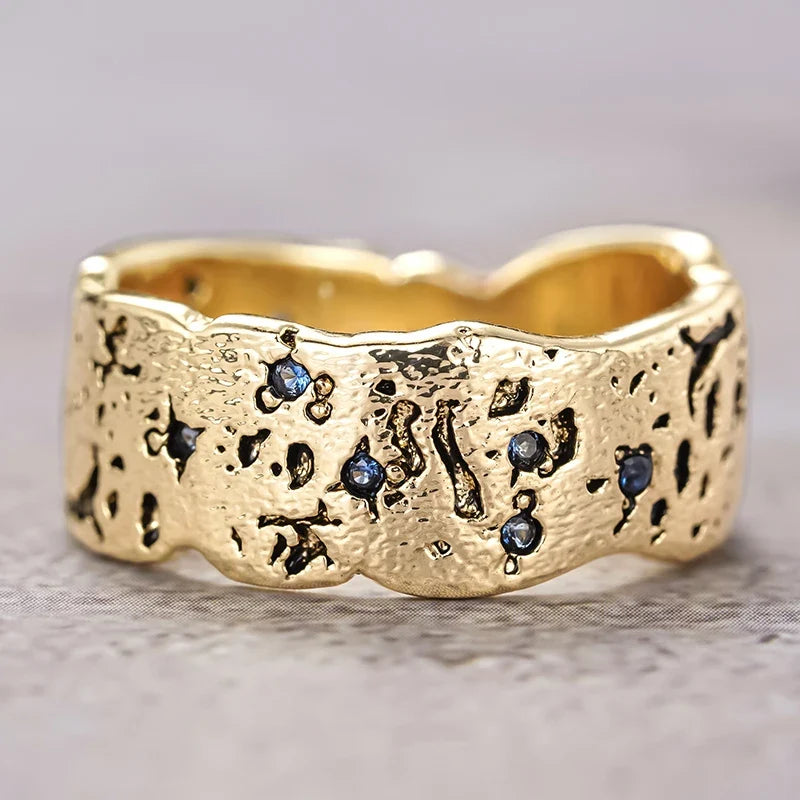 Huitan Vintage Ruins Style Ring – Blue CZ Women's Fashion Ring
