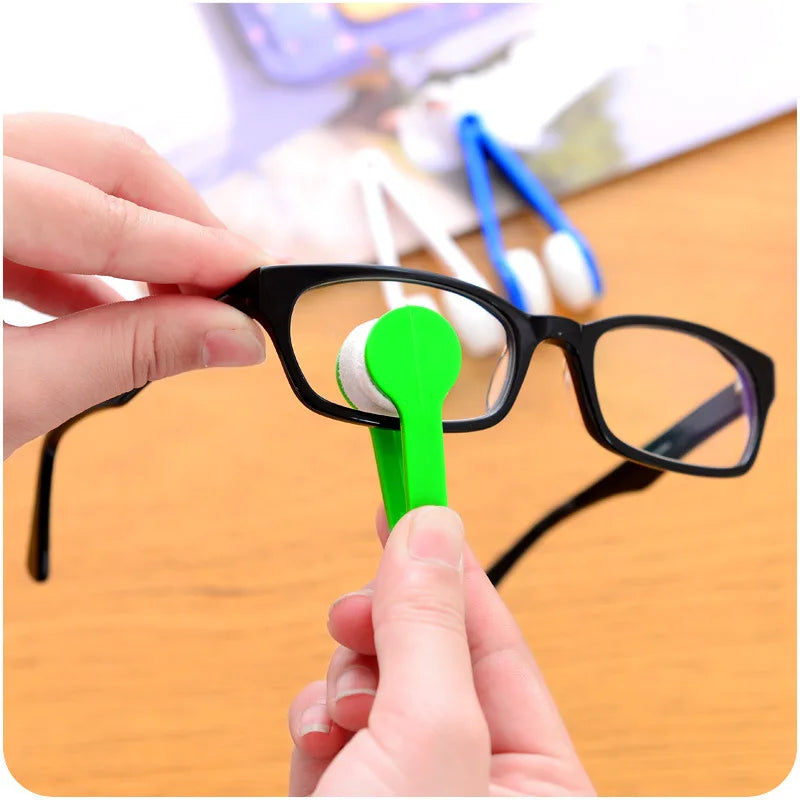 Microfiber Glasses Cleaning Cloth with Clip – Scratch-Free