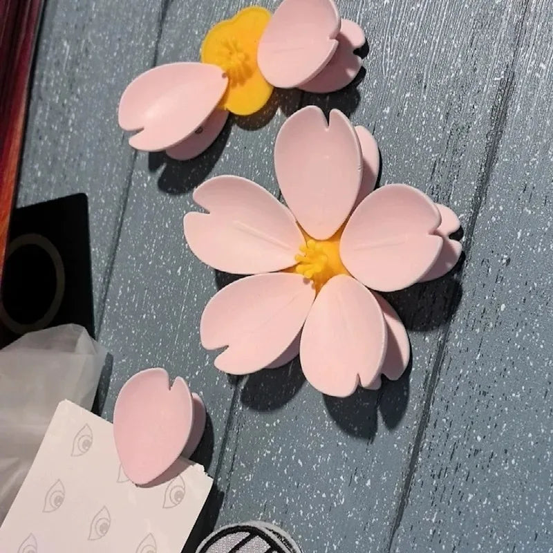 Sakura Magnetic Sealing Clip – Fridge Magnet & Snack Storage