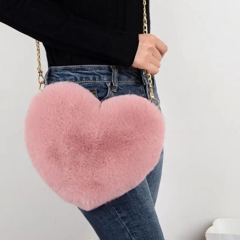 Heart-Shaped Plush Chain Crossbody Bag – Cute Faux Fur Purse
