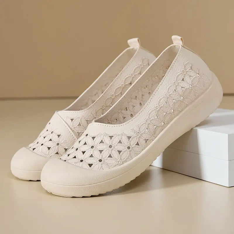 Women's Embroidery Floral Flat Sandals – Breathable Summer Shoes