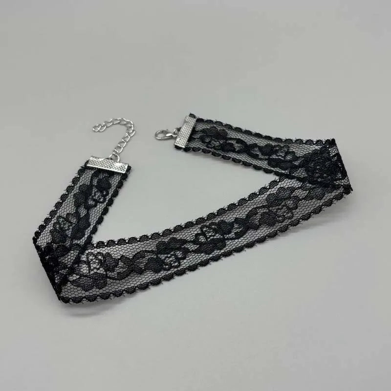 Short Lace Choker Necklace for Women – Black & White Floral
