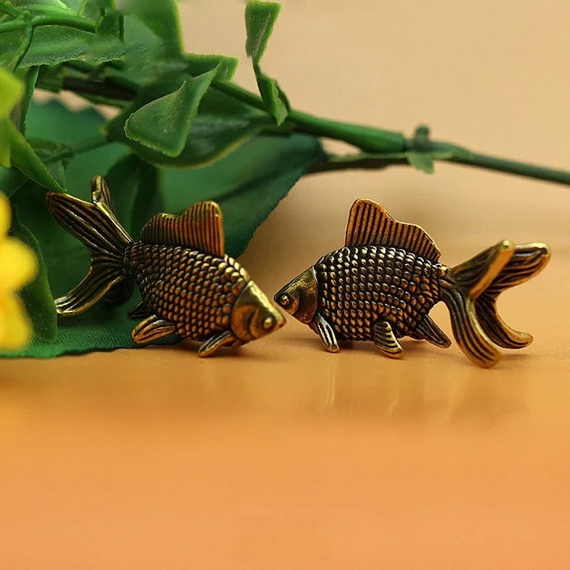 Retro Brass Goldfish Figurine – Lucky Animal Statue Home Decor