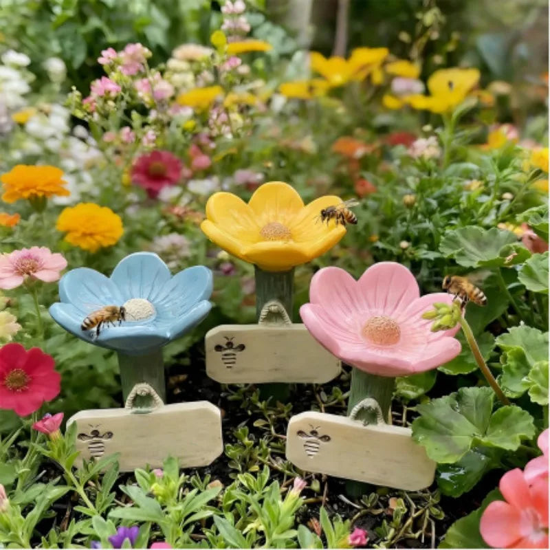 Flower Shape Watering Stations Bee Waterers Garden Pollinator Feeder