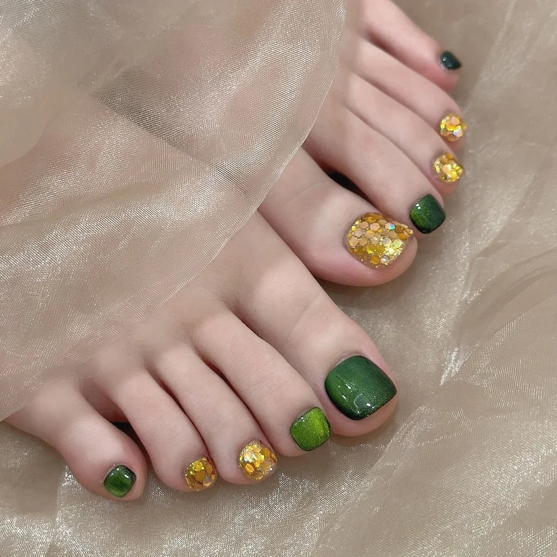 Glitter Diamond Press-On Toenails – Brown Sequin Set (12 Pcs)