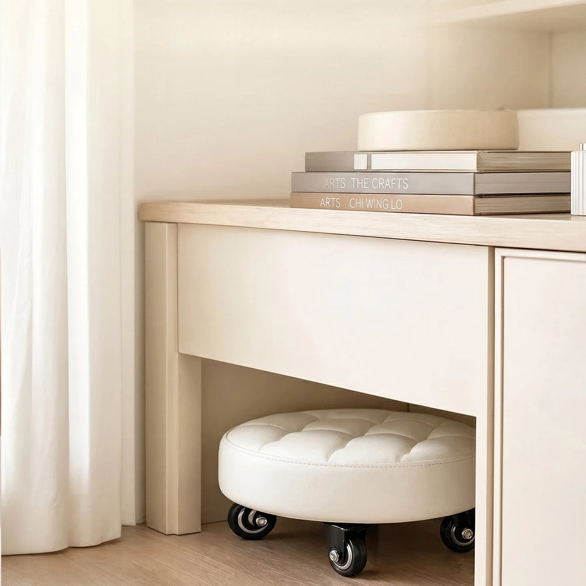 Wheeled Rolling Low Stool – Rotating Cushioned Nail & Pedicure Seat