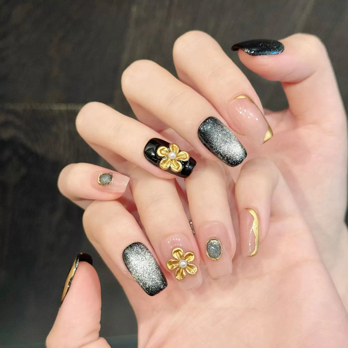 Handmade Antique Autumn Winter Press Nails Golden Carved Flowers