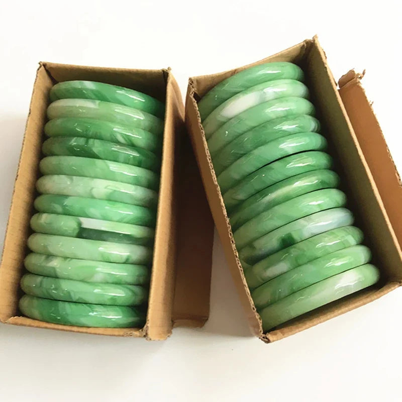 Imitation Jade Glass Bracelet – Green Vintage Bangle for Women