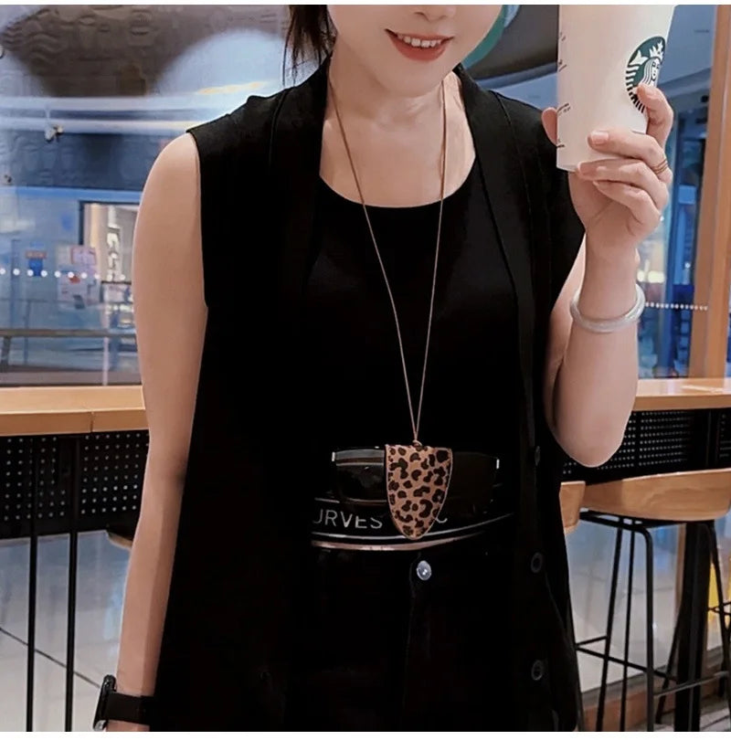 Hanging Neck Magnetic Glasses Clip Multifunctional Necklace Leopard
