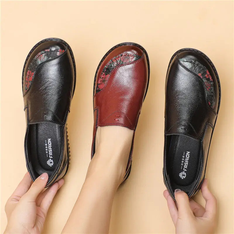 Women's Genuine Leather Retro Loafers – Wide Fit Flat Shoes