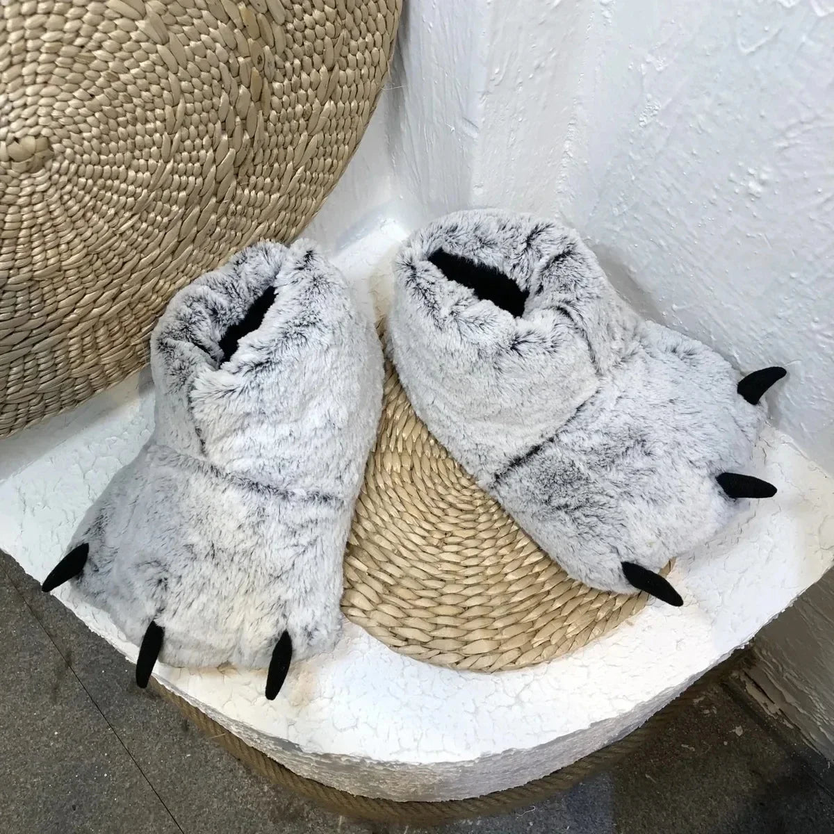 Women's Fluffy Animal Paw Slippers | Soft Faux Fur Indoor Slides