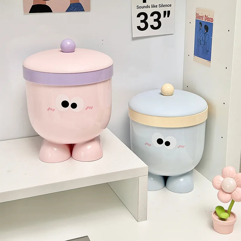 Mini Desktop Trash Can with Lid – Cute Plastic Wastebasket