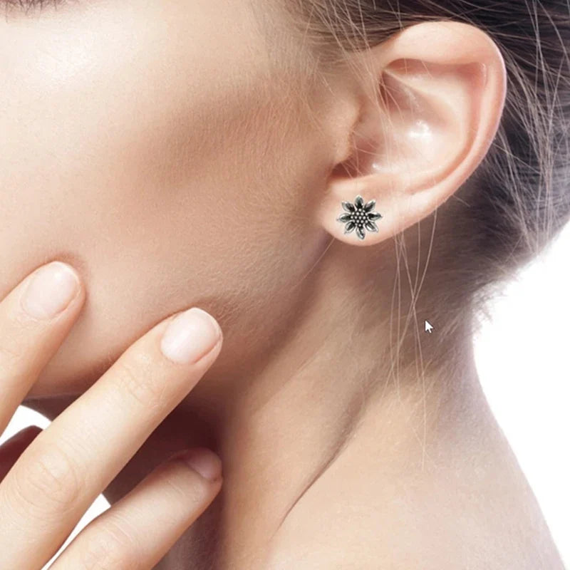 Huitan Vintage Sunflower Stud Earrings – Dainty Floral Studs