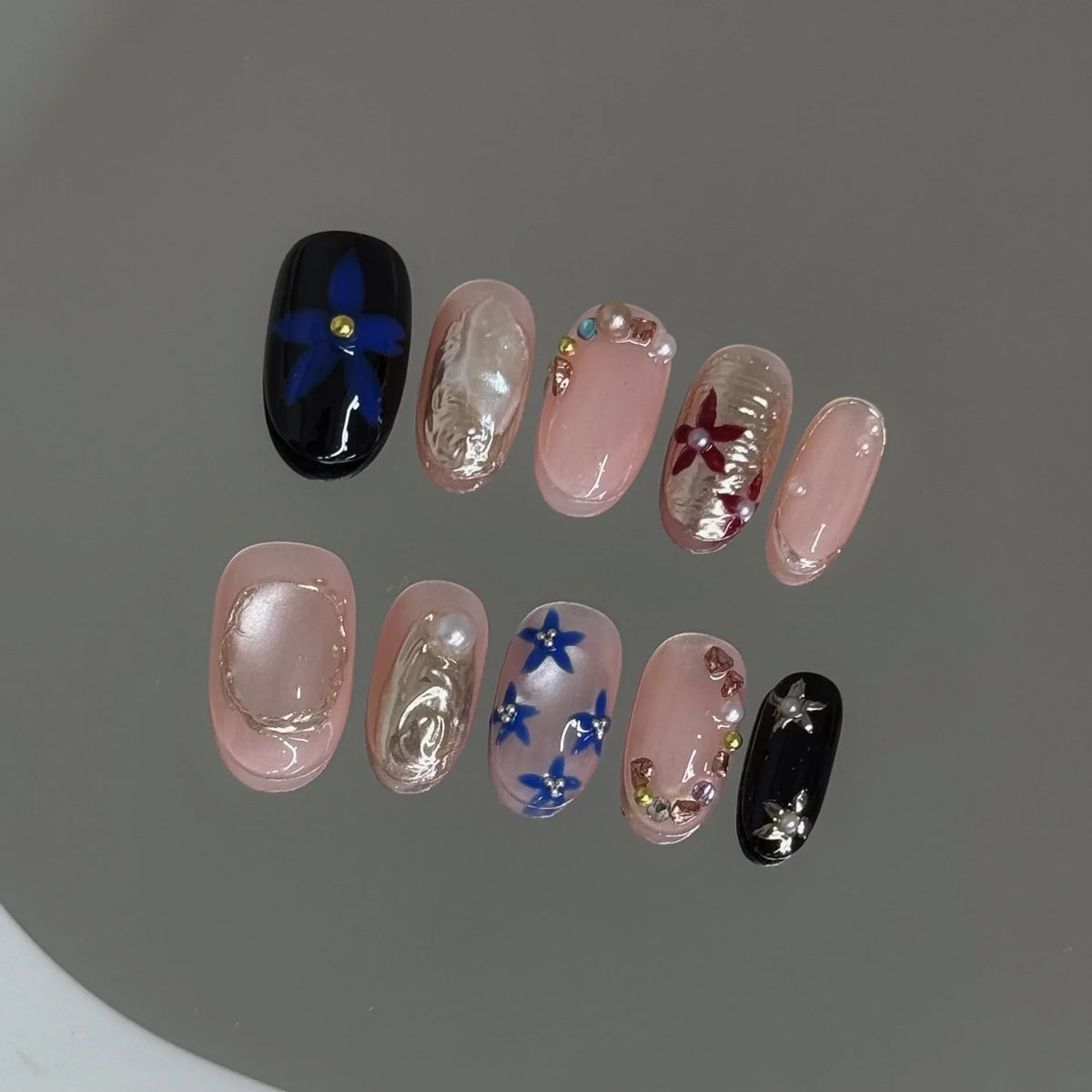 Press On Nails Gold Pearl Flower | Short Round Fake Nails 10pc