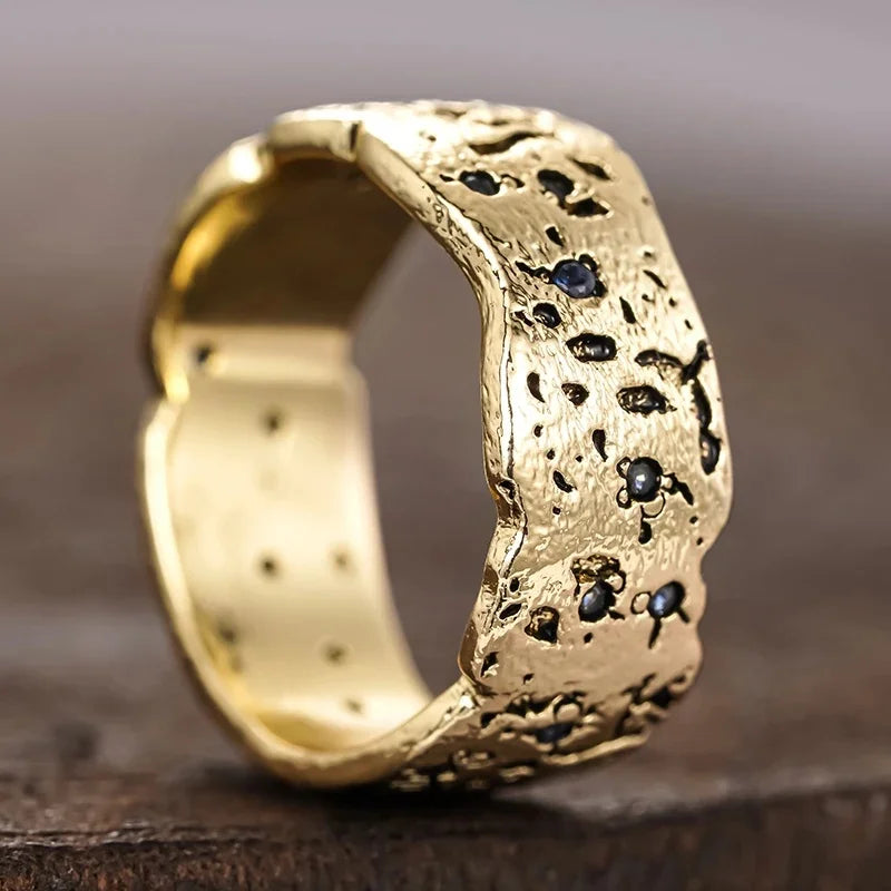Huitan Vintage Ruins Style Ring – Blue CZ Women's Fashion Ring