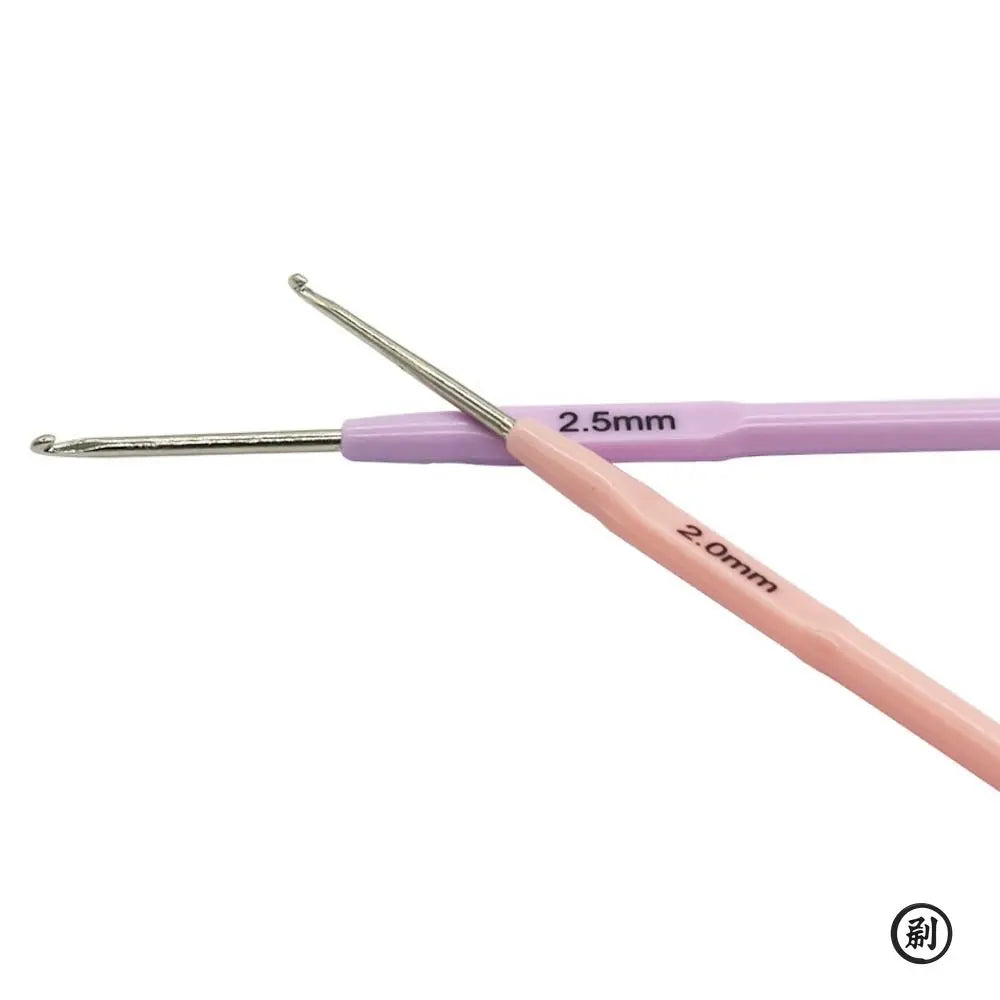 3-Piece Crochet Hook Set – Plastic Handle Knitting Needles