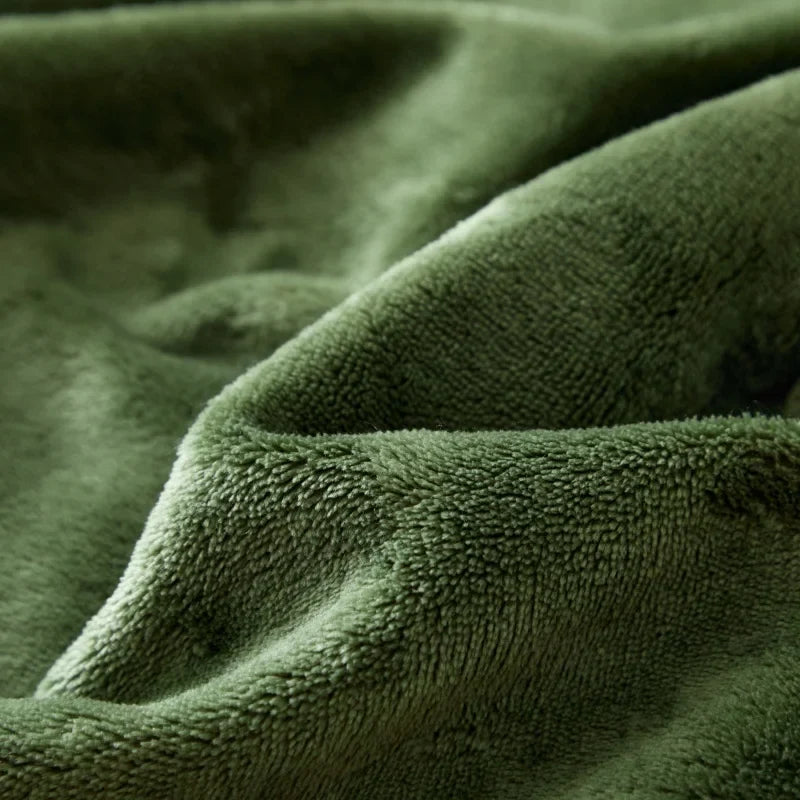 Waterproof Double-Layer Flannel Sherpa Throw Blanket – Camping