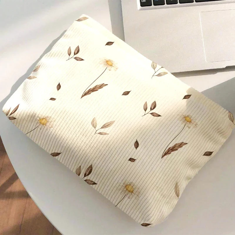 Large Capacity Makeup Bag Zipper Closure Featuring Falling Autumn