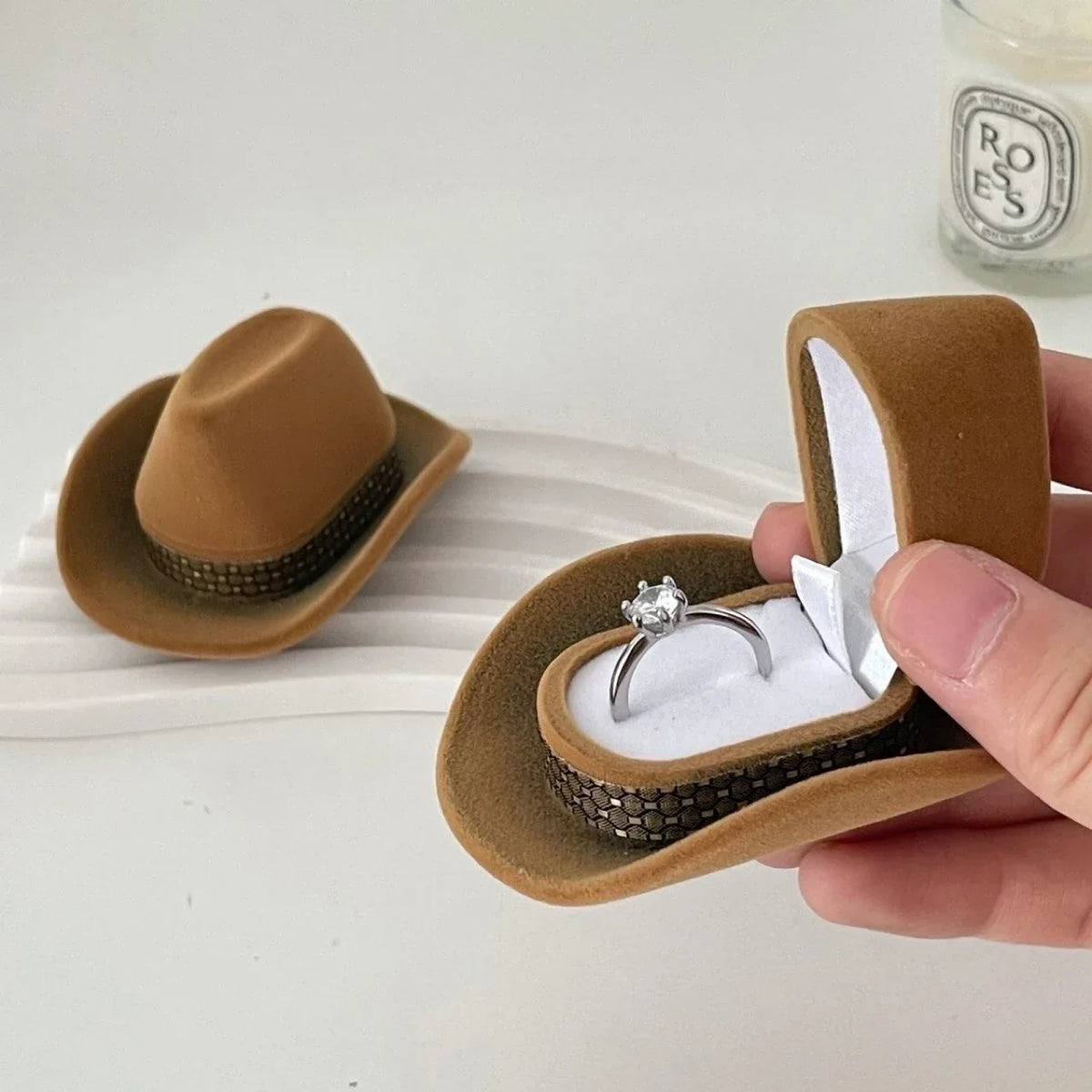 Woody Hat Ring Box | Creative Proposal & Valentine's Gift
