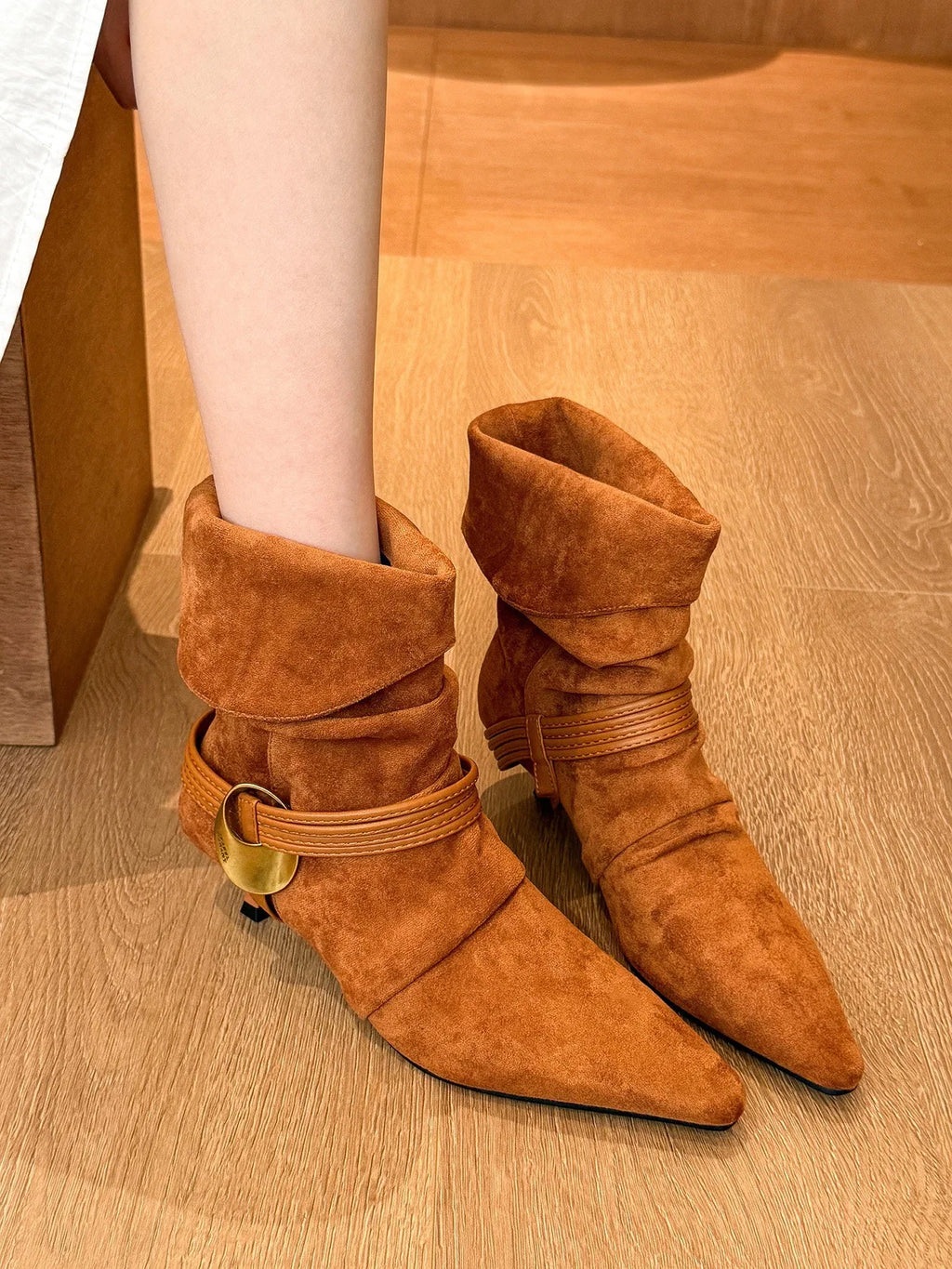 Women's Chelsea Ankle Boots Pointed Toe Kitten Heel | YBQJOO