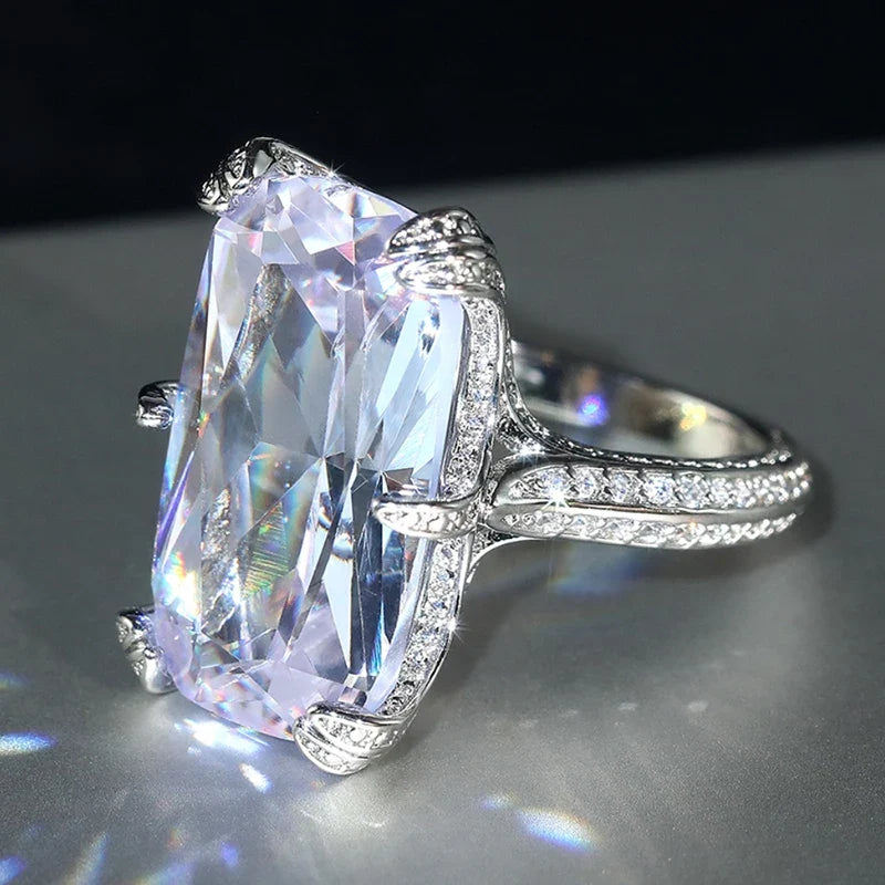 Huitan Luxury Cubic Zirconia Claw Ring – Women's Cocktail Ring
