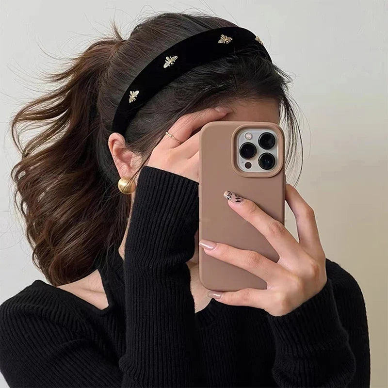 Retro Bee Wide Velvet Headband – French Style Hair Hoop for Women