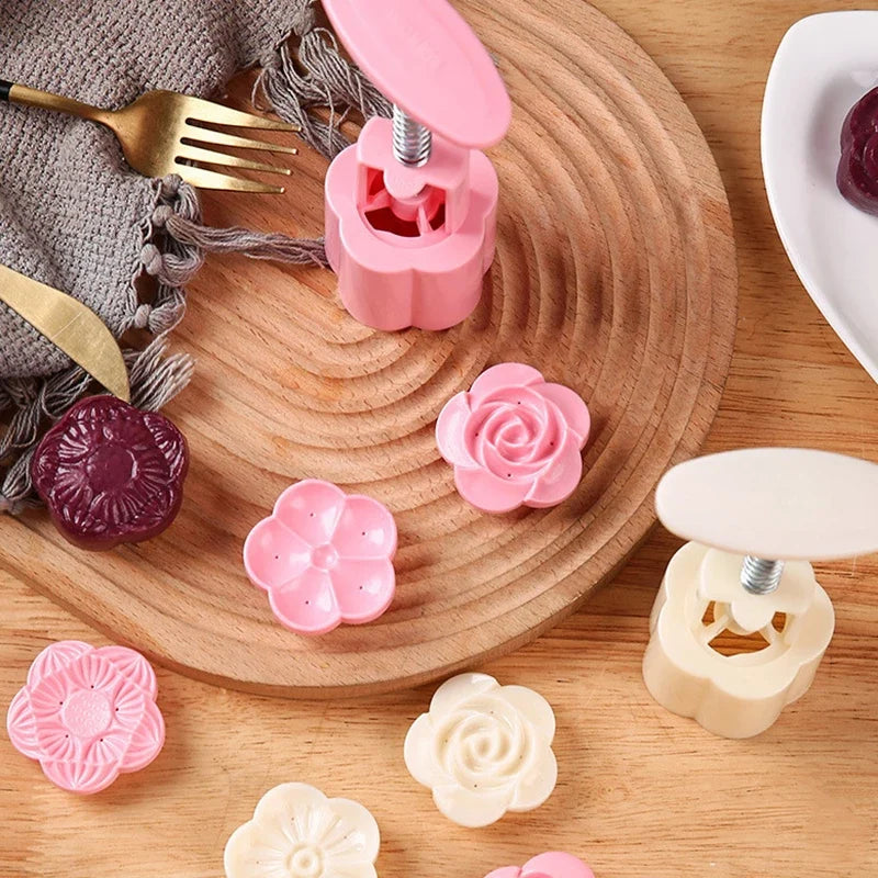 Mooncake Mold Set with 5 Stamps – DIY Mid-Autumn Baking Tool