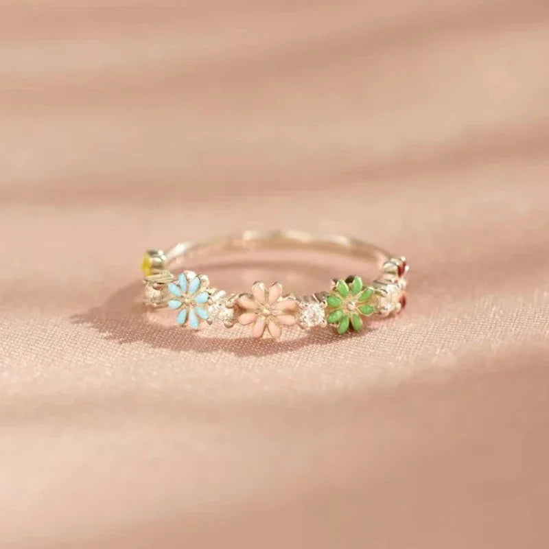 Huitan Flower Ring for Women – Colorful CZ Floral Party Ring