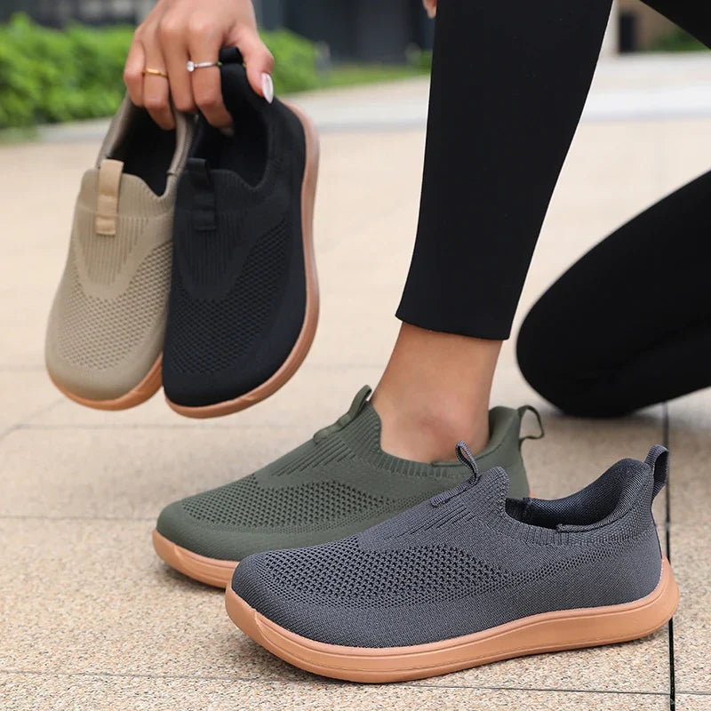 ZULIWAGN Breathable Mesh Slip-On Sneakers – Lightweight Men's Shoes