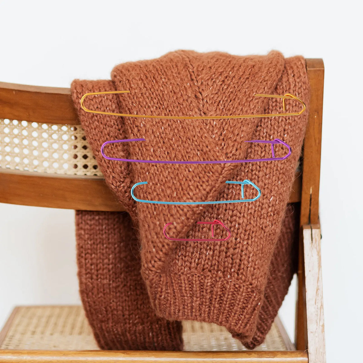 Versatile Aluminum Stitch Holders 4 Sizes Easy Open Close Knitting