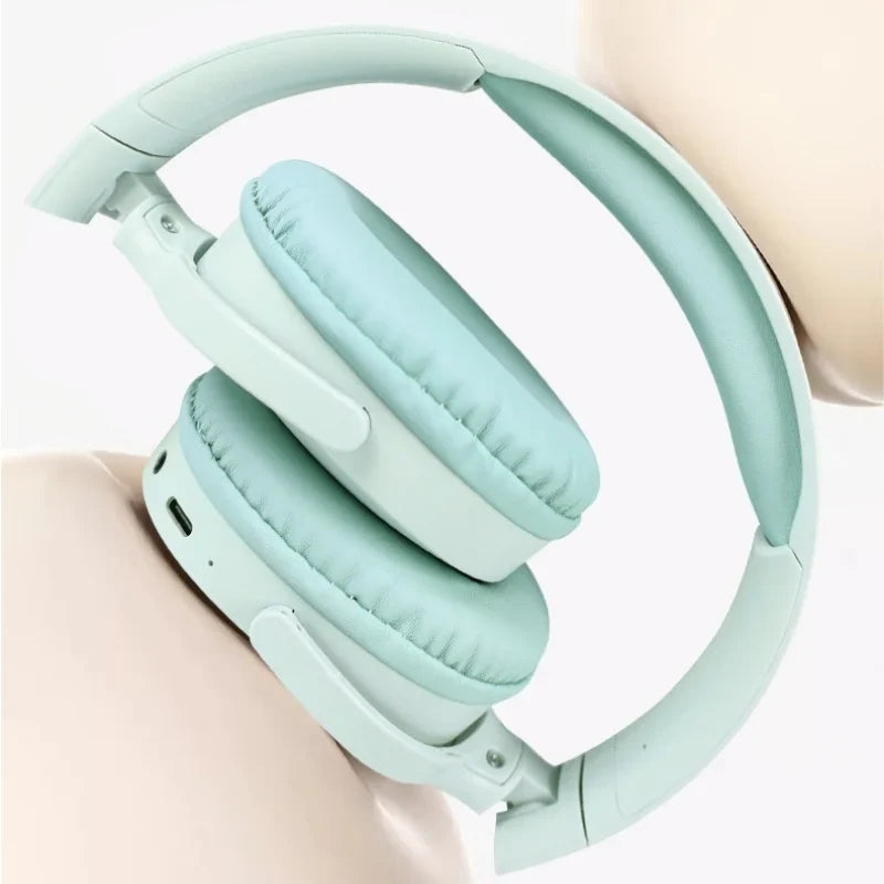 Fashionable Bluetooth Wireless Headphones Over-ear Deep Bass Sports