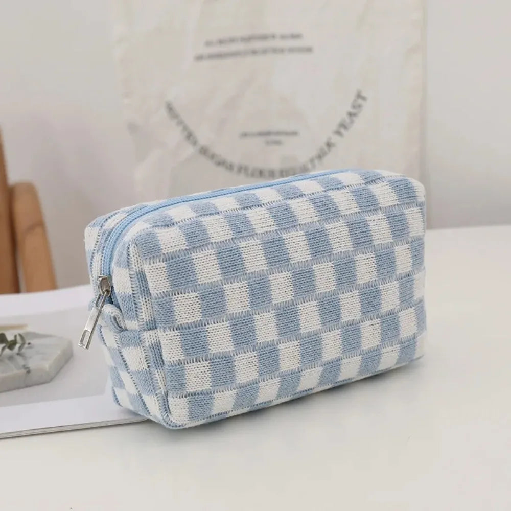 Checkered Knitted Makeup Bag – Cosmetic & Travel Pouch for Women