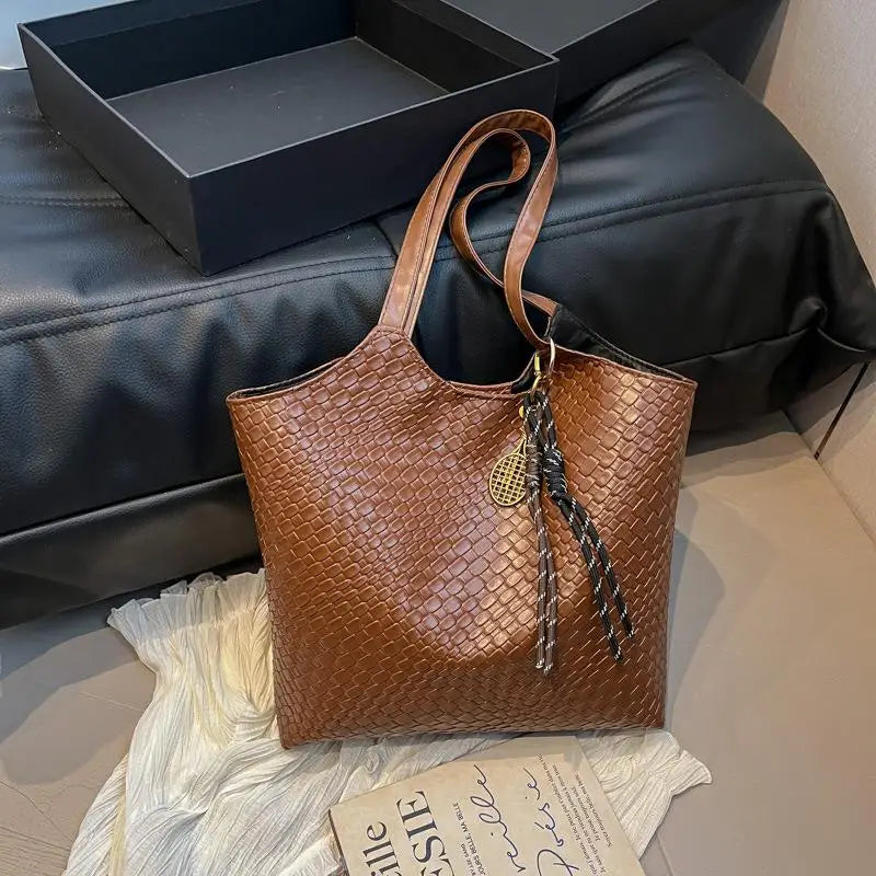 Minimalist Large Tote Bag – Lightweight PU Shoulder Bag