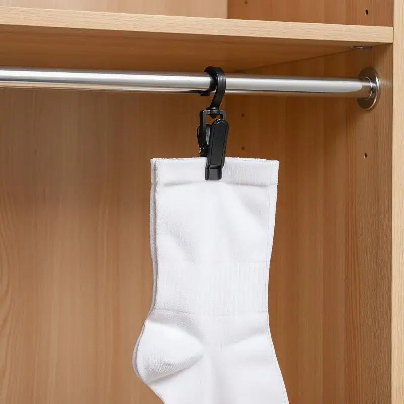 Durable Plastic Hanging Clips 360 Degree Swivel Hooks Non Slip Closet