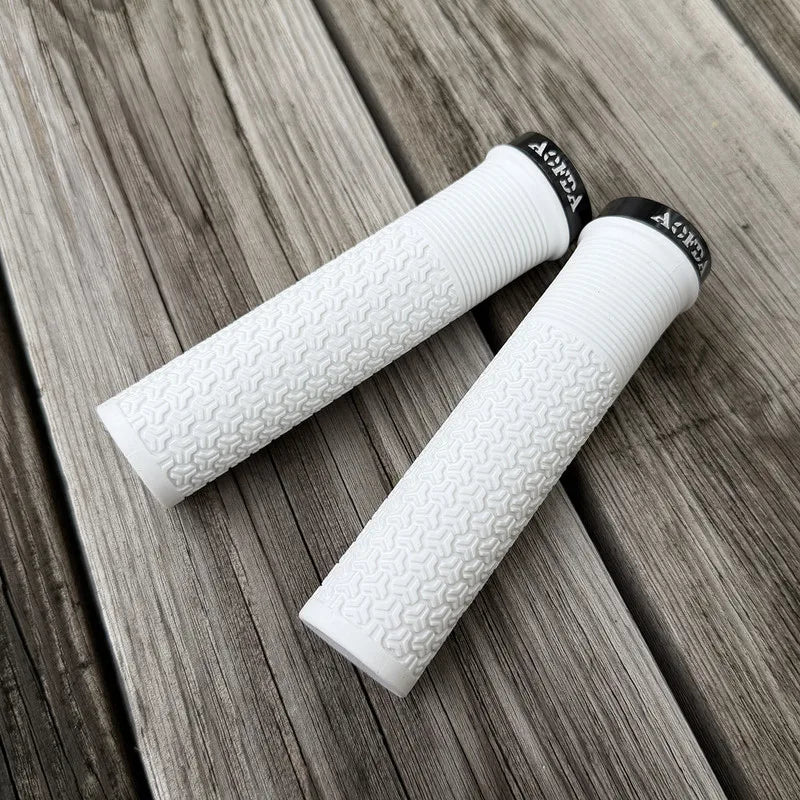 MTB Lock-On Handlebar Grips – Anti-Slip Rubber | Axl Bike Grips