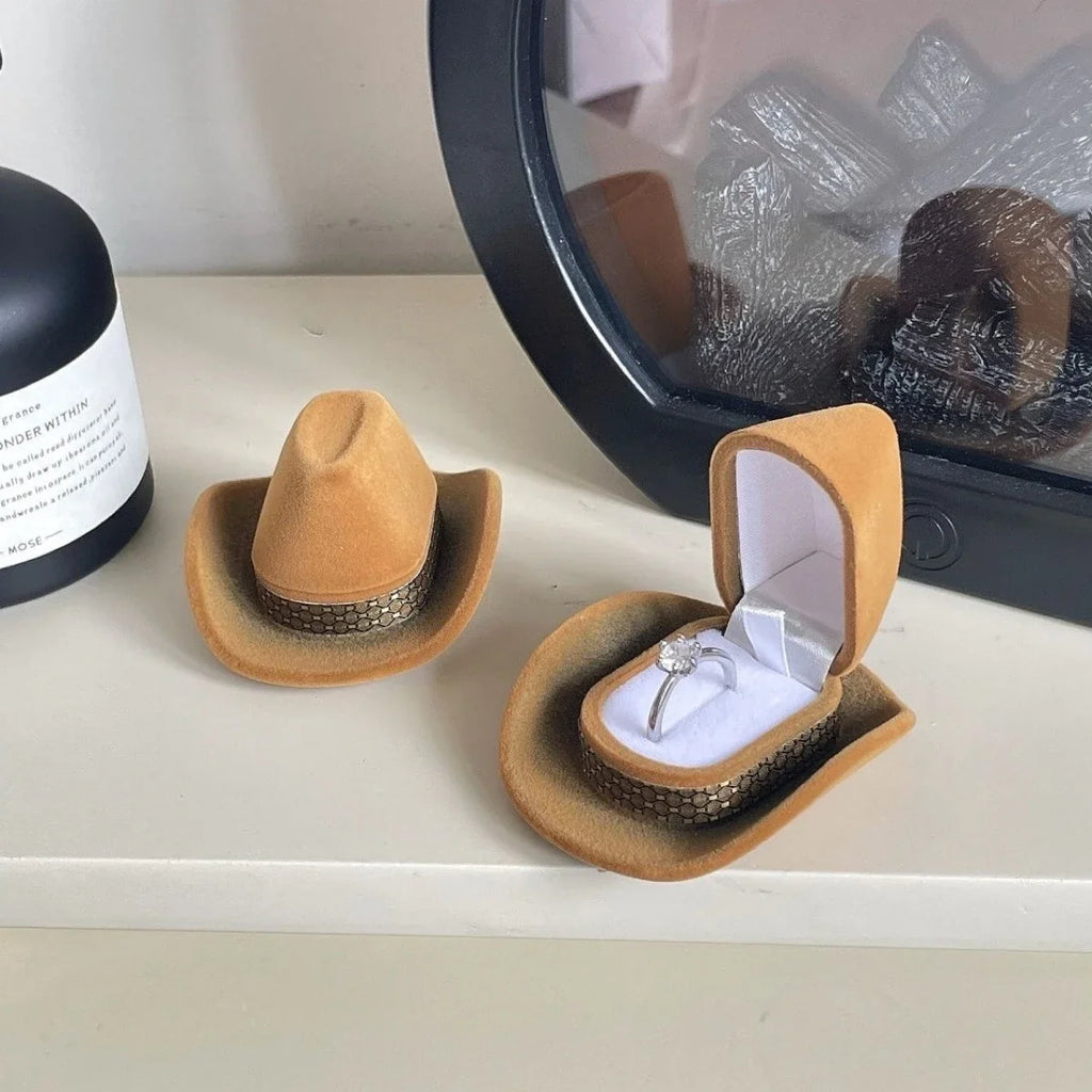 Woody Hat Ring Box | Creative Proposal & Valentine's Gift