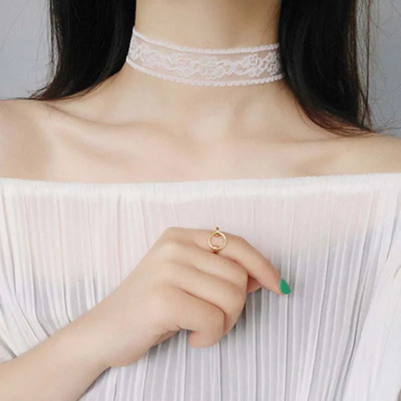 Short Lace Choker Necklace for Women – Black & White Floral