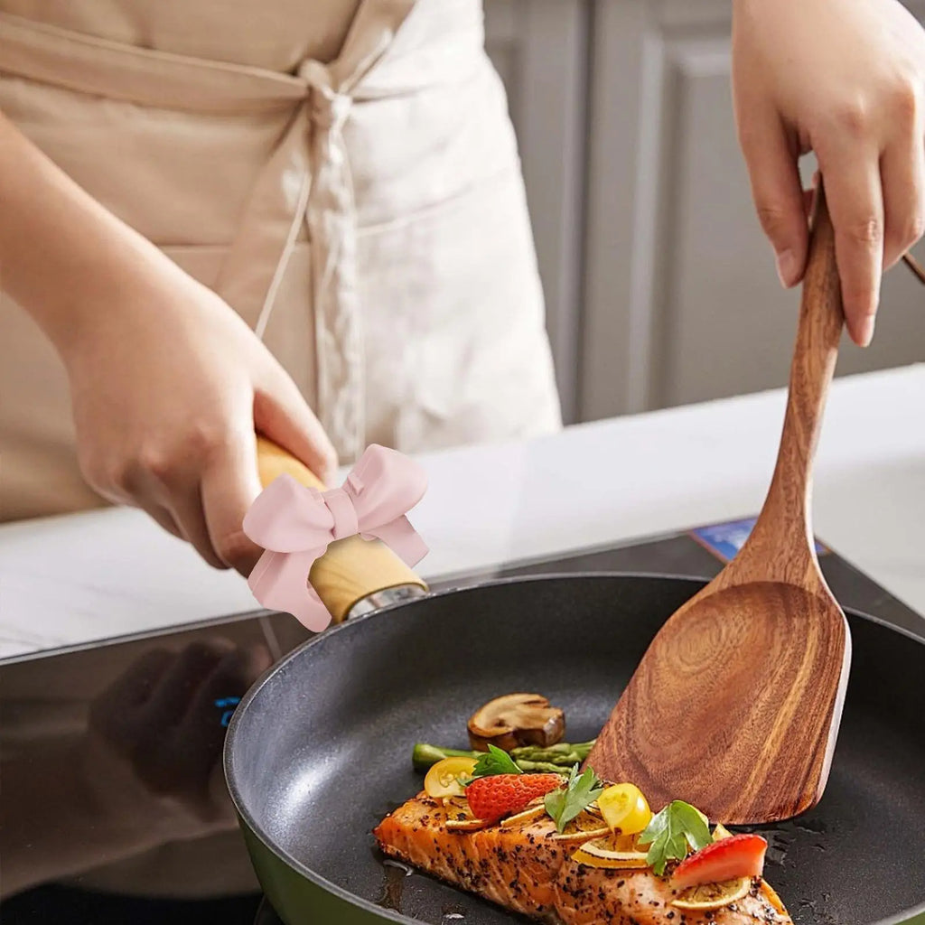 Spoon Holder Pot Silicone Utensil Bowknot Shape Ladle Rest Non-slip