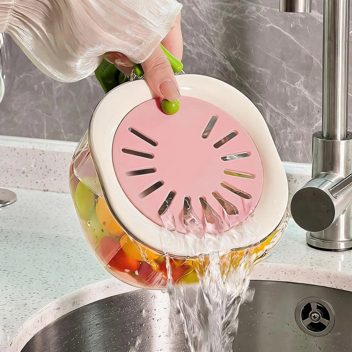 2-in-1 Fruit Washing Bowl & Strainer – Foldable Handle Colander