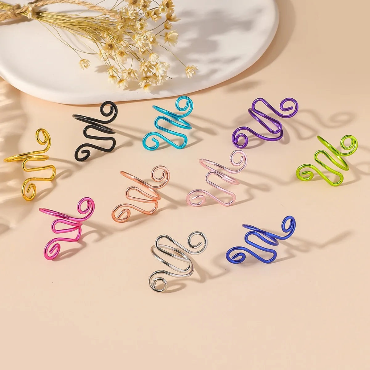 Adjustable Knitting Crochet Loop Ring Knittied Yarn Guide Hook Finger