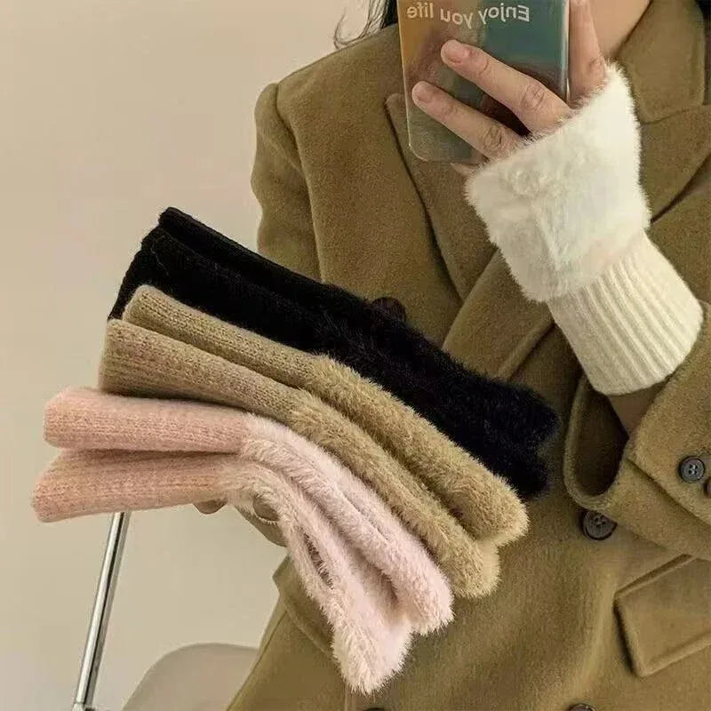Women's Plush Half-Finger Gloves – Warm Knit Fingerless