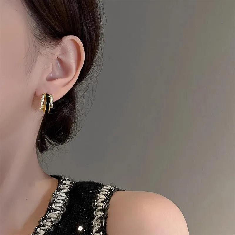 Huitan Claw Cubic Zirconia Stud Earrings for Women | Party