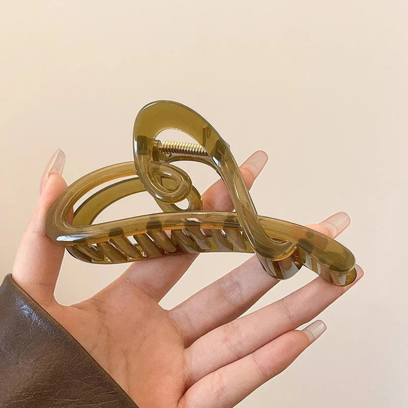 Heart Hair Claw Clip – Trendy Luxury Hair Accessory for Women