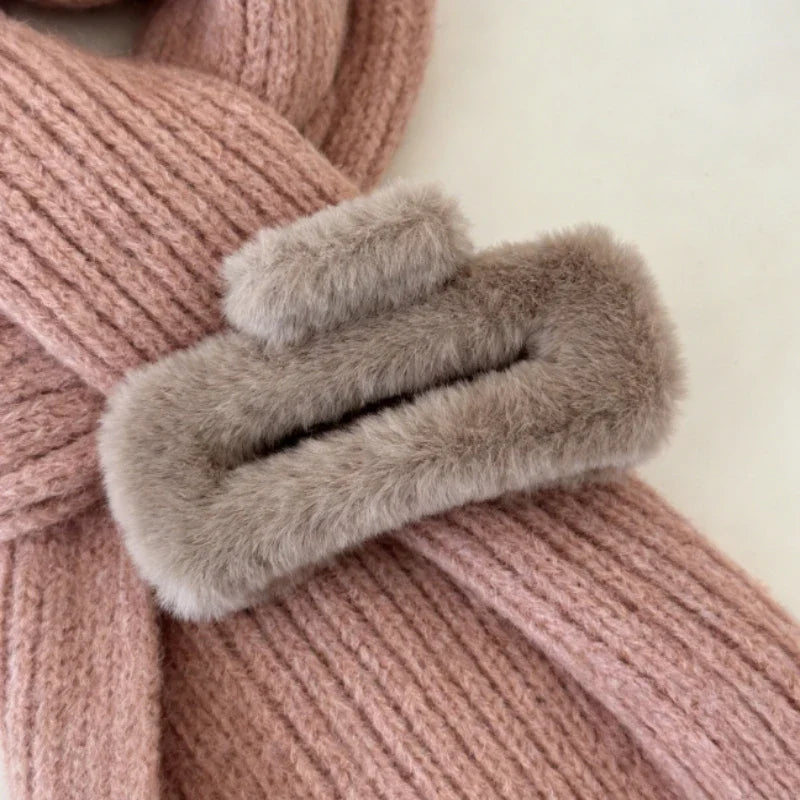 Large Plush Shark Claw Clip – Fluffy Faux Fur Hair Clip Women