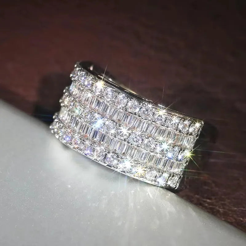 Huitan Cubic Zirconia Cocktail Ring – Sparkling Women's Ring