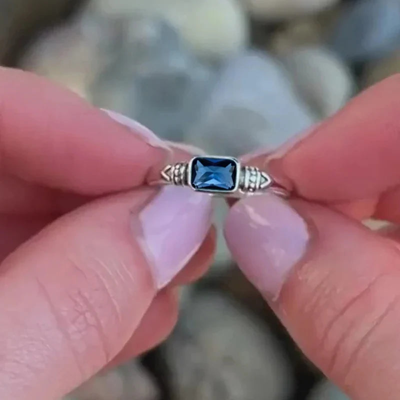 Huitan Vintage Blue CZ Ring – Women's Elegant Fashion Jewelry