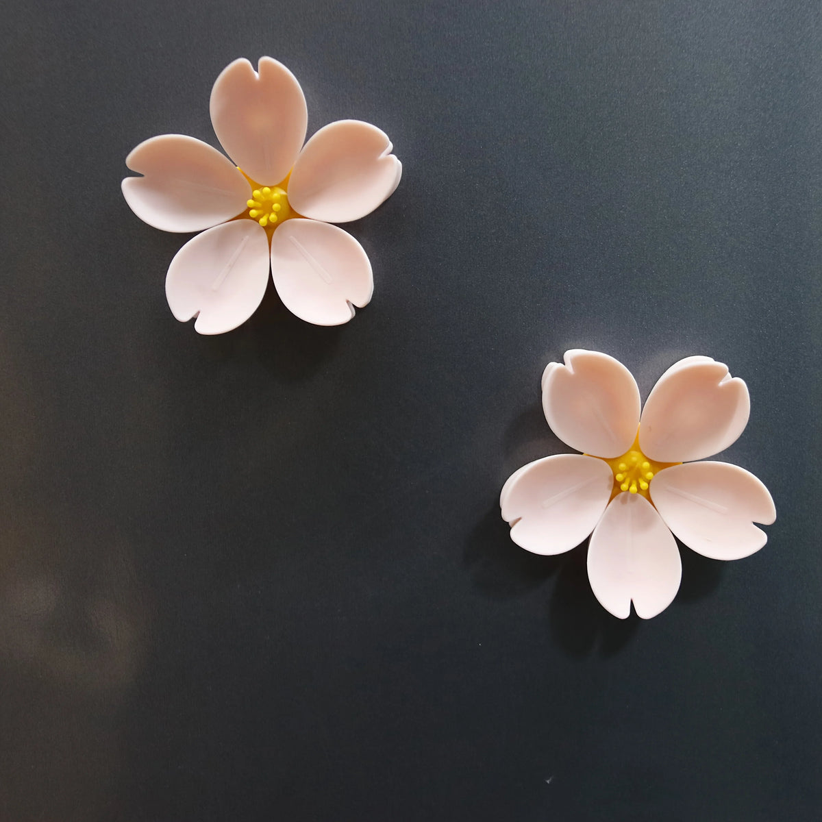 Cherry Blossom Magnetic Food Bag Sealing Clip | Fridge Magnet