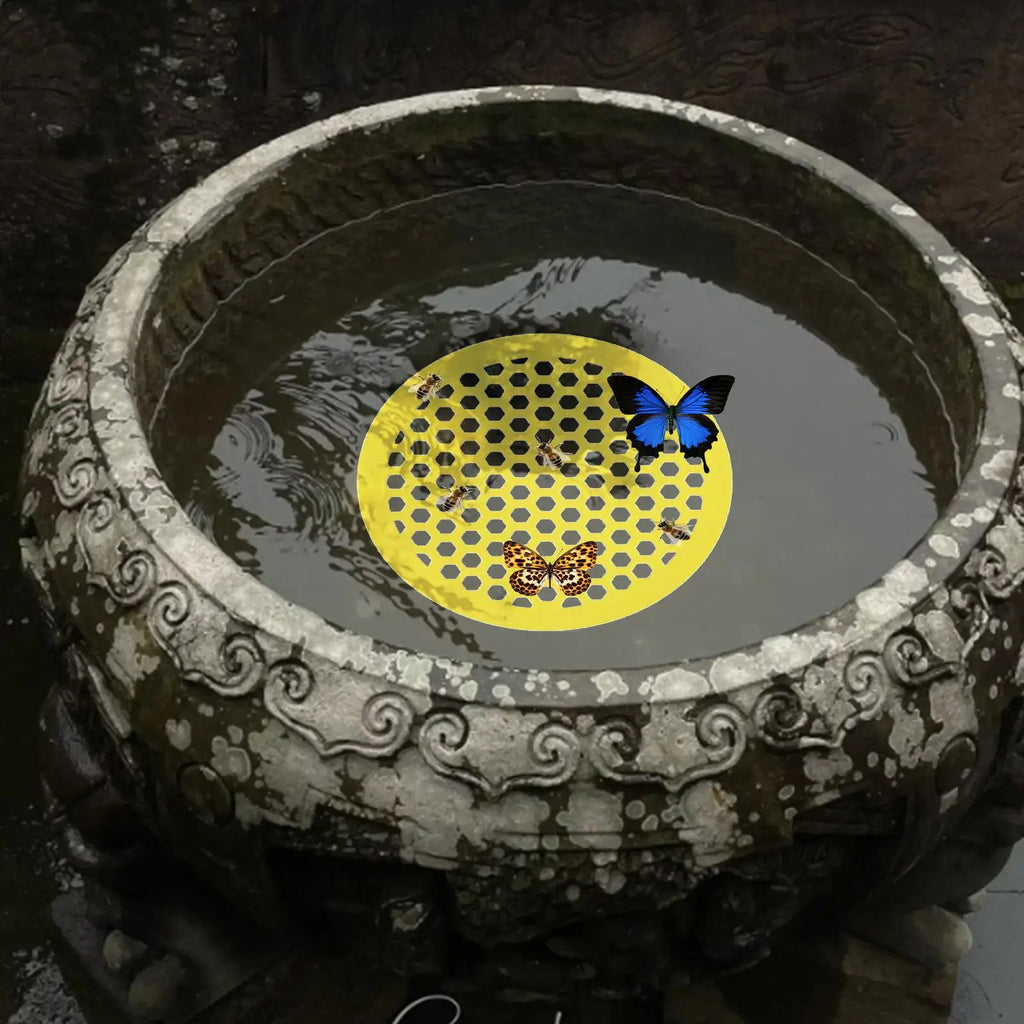 Floating Bee Island – Honeycomb Bee Waterer & Drinking Tray
