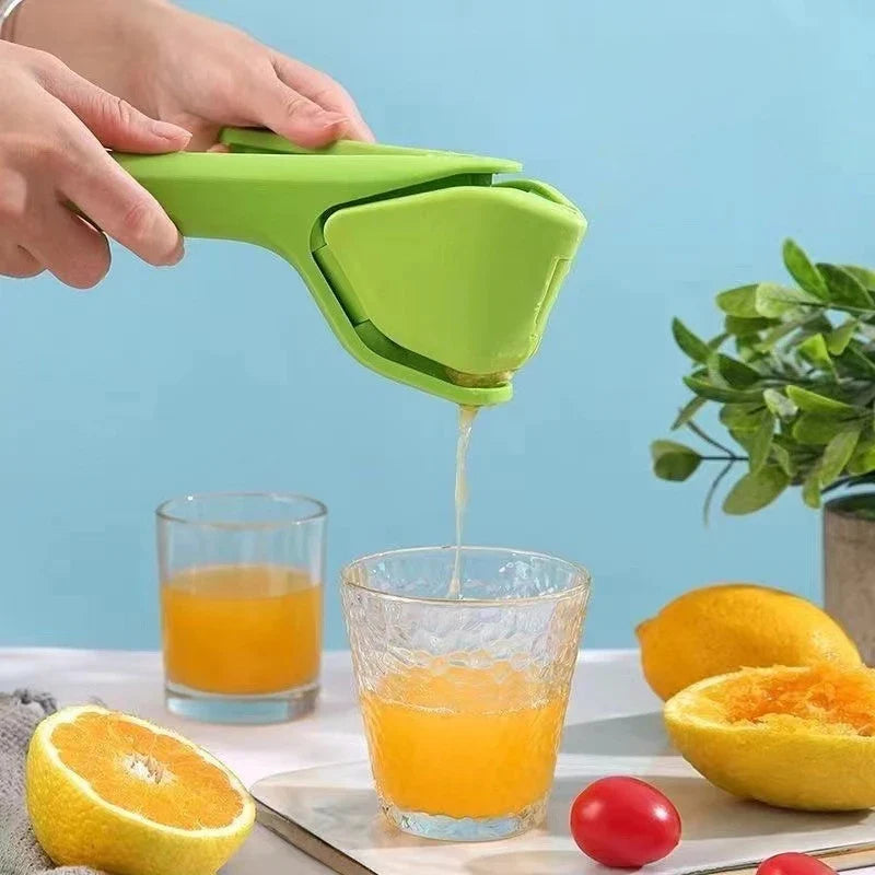 Manual Citrus Juicer – Food-Grade Plastic Lemon Lime Squeezer