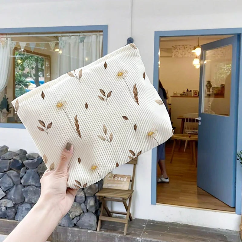 Large Capacity Makeup Bag Zipper Closure Featuring Falling Autumn